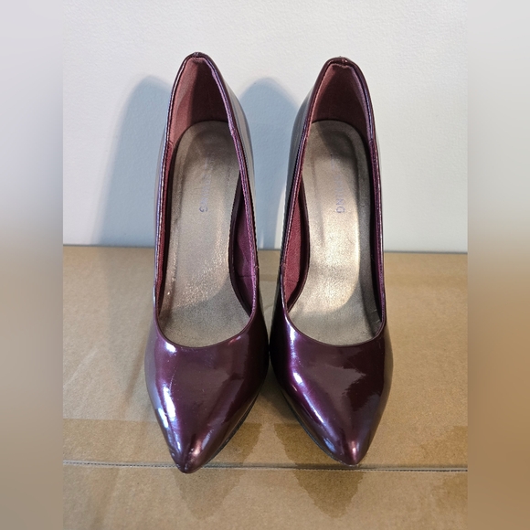 Call it Spring stilettos in plum - Picture 1 of 8
